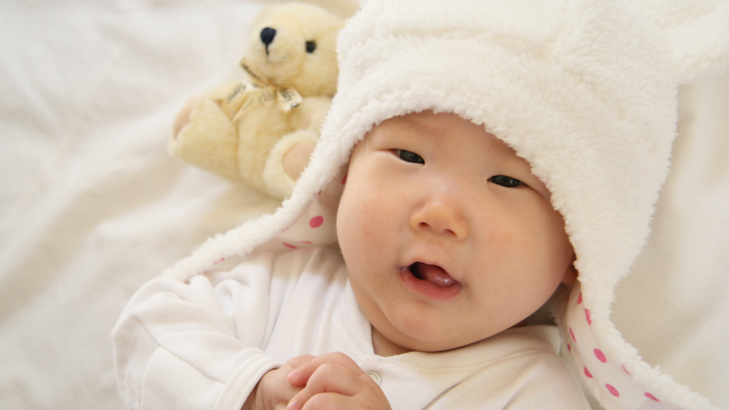 een lachende baby