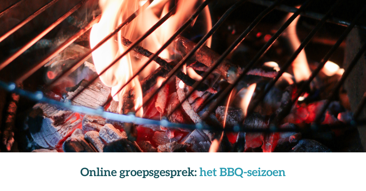 een aangestoken barbecue met de tekst: 'Online groepsgesprek: het BBQ-seizoen'