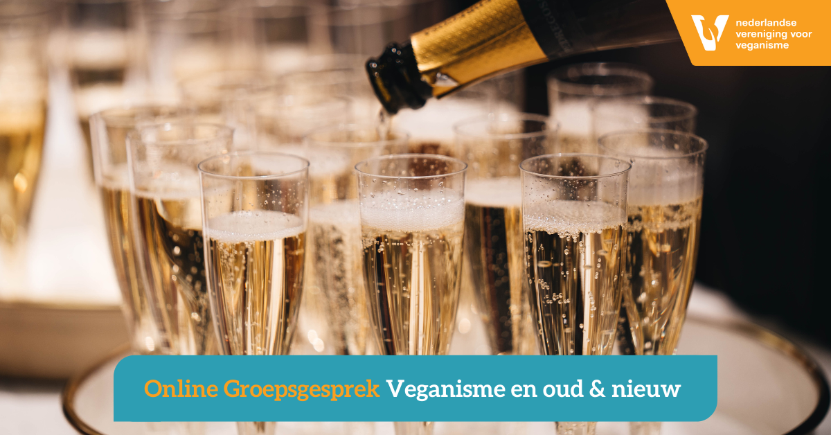 Champagne met glazen met de titel van het evenement en het NVV logo