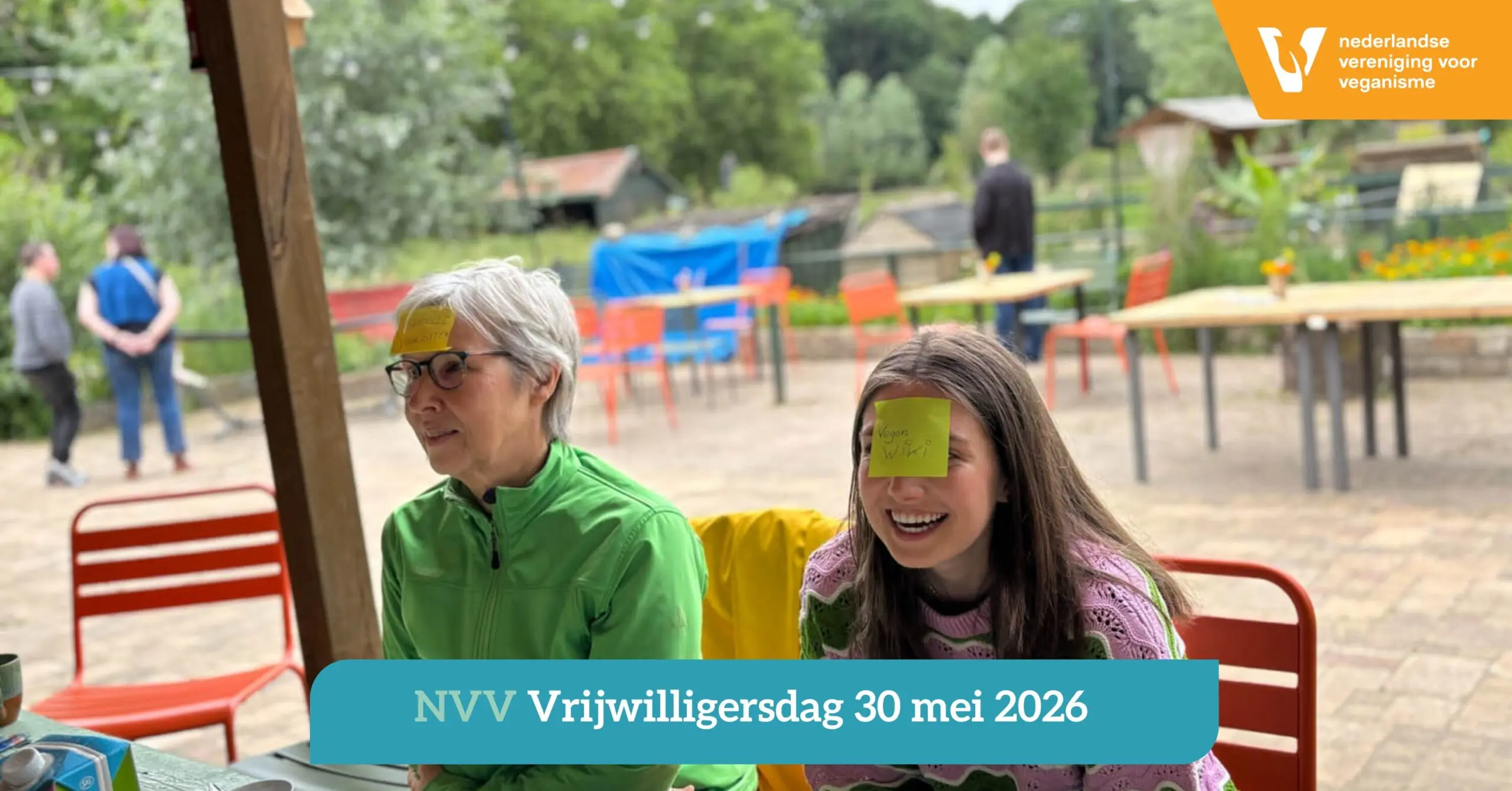 Twee NVV leden die het naar hun zin hebben op de vrijwilligersdag