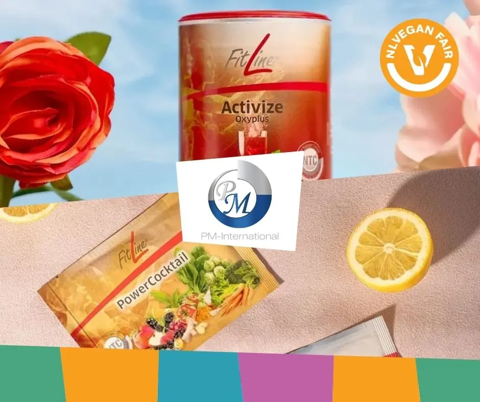 PM International Nederland BV – FitLine_Veganfair_2026 Vitaminepreparaten en een power cocktail van FitLIne met daarvoor het logo van PM-International en dat van NLVegan Fair.